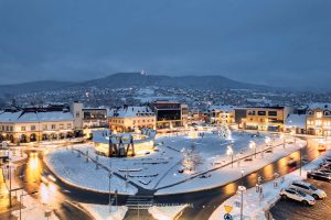 202301213748 limanowa zasypana sniegiem zimowe zdjecia z drona styczen 2023 fotograf robert malec